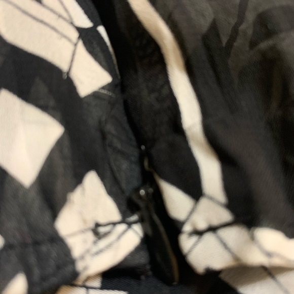 Belissimo New York geometric blouson top, size 1X - Picture 6 of 7